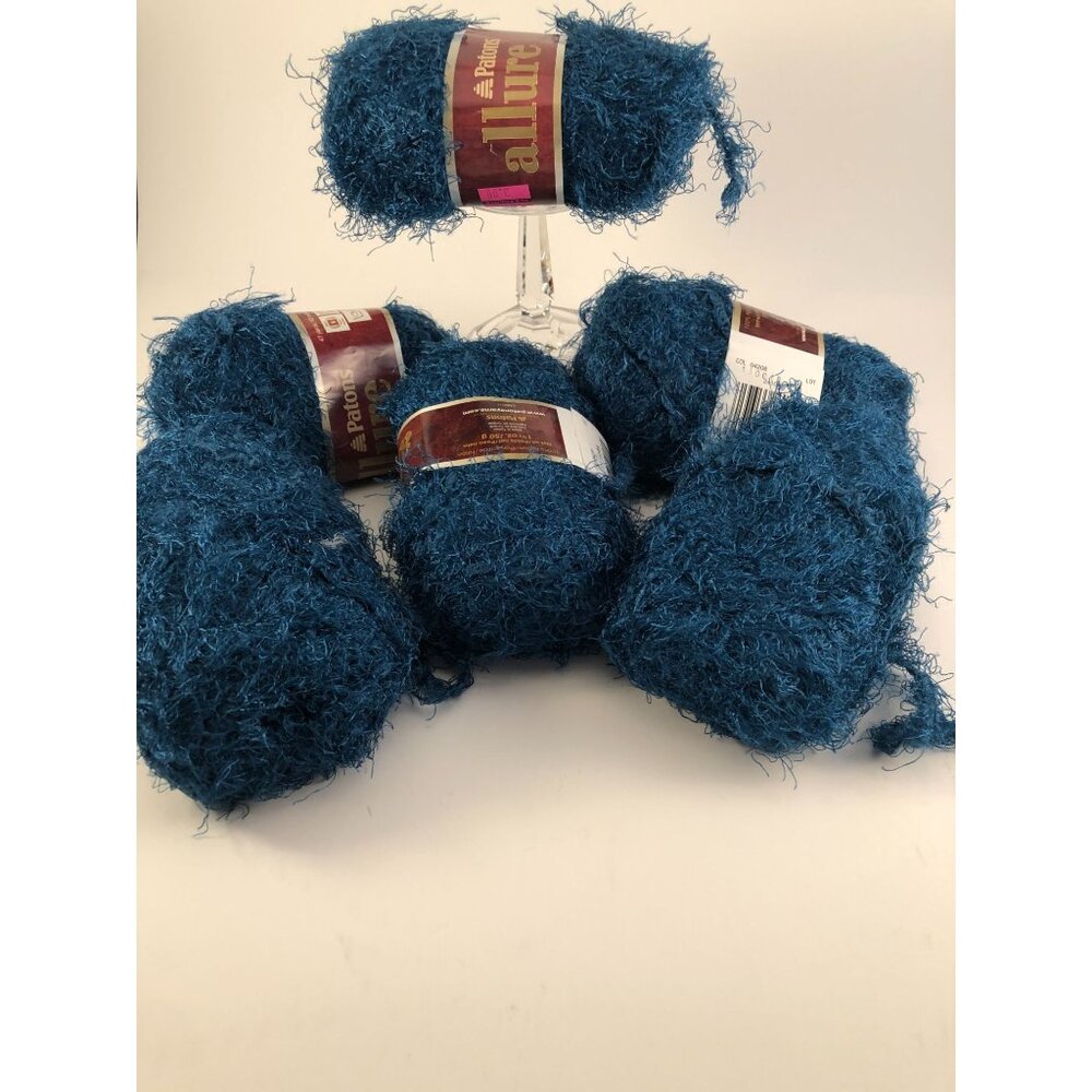 Lot of 8 Skeins: Patons ALLURE 47 YARDS. Turquoise